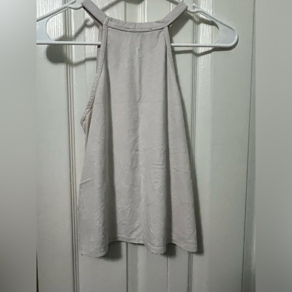 Tank top with patterns - Picture 2 of 3